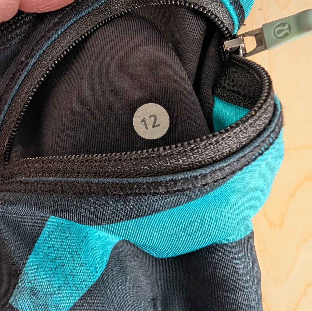 Lululemon Run Top Speed Crop Leggings Black Teal Print Size 12 - Picture 6 of 9